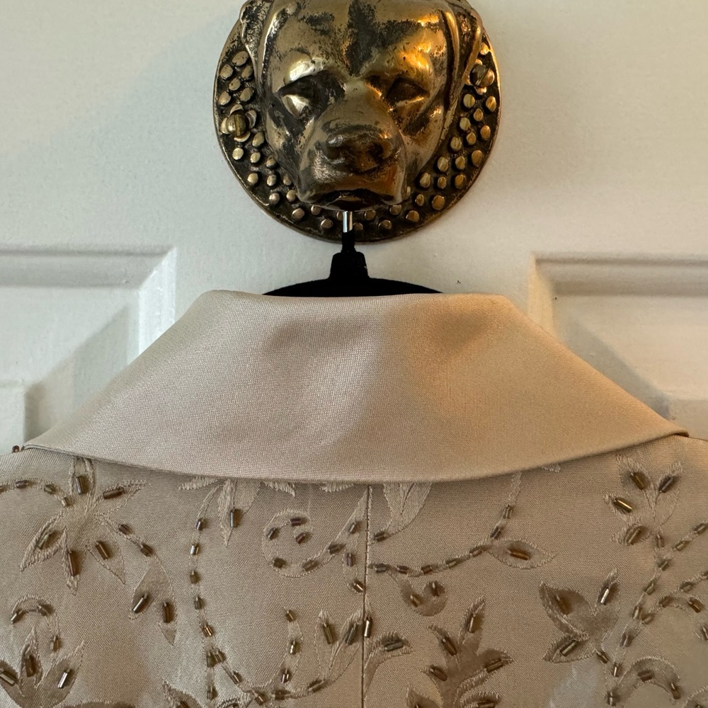 JS Collections 8P Gold Beaded Jacket! Button down , fitted ! High end l… - Picture 3 of 14